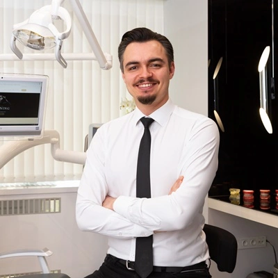 Dr spécialiste Ömer Polat - Dentiste spécialisé Qui est Ömer Polat ?
